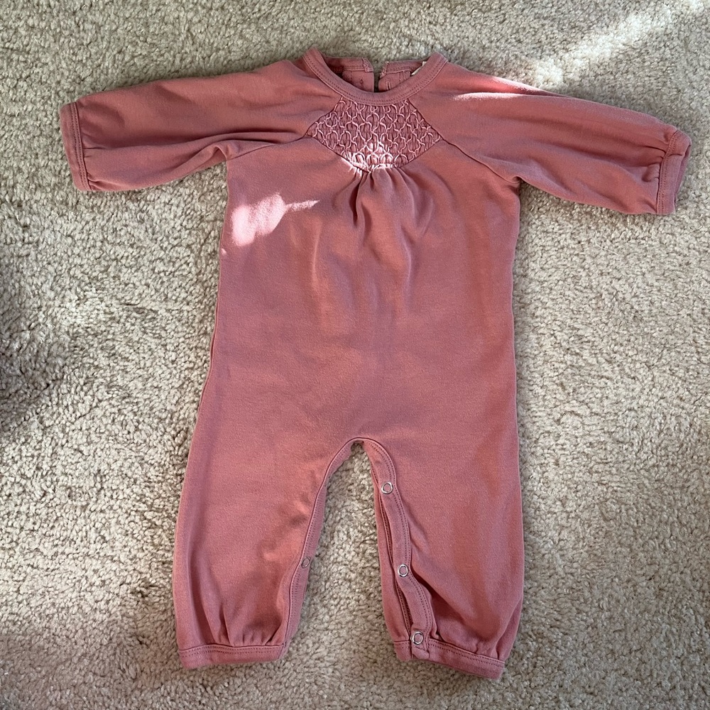 💛 Kate Quinn onesie 6-12m